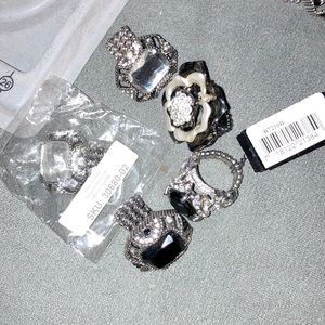 Beaded ring set Black and White